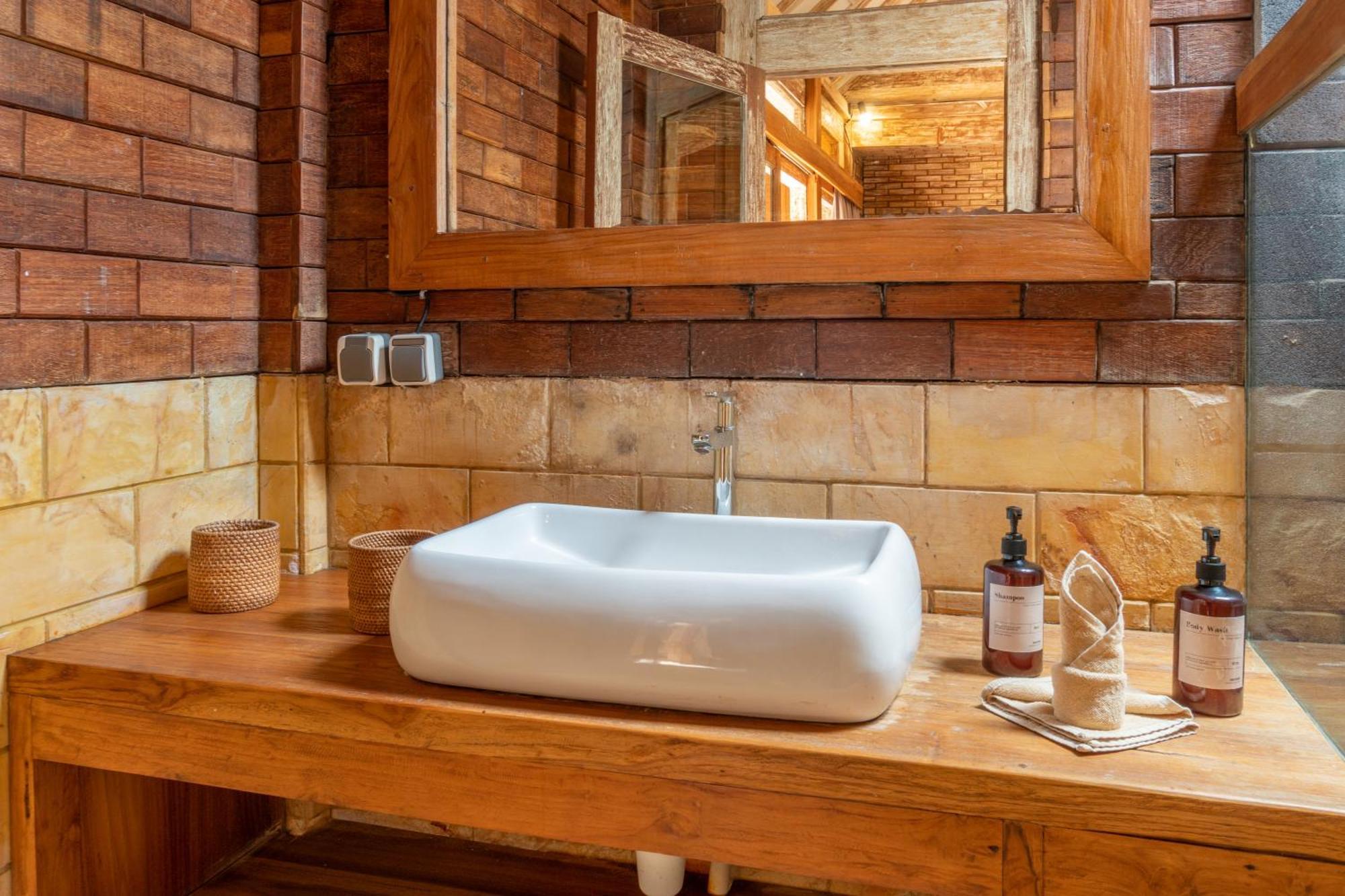 Jawa House Private Villas ギリ・トラワンガン エクステリア 写真